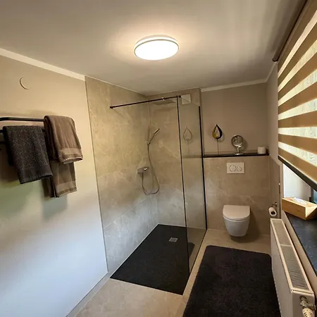 شقة Haus Asslaber